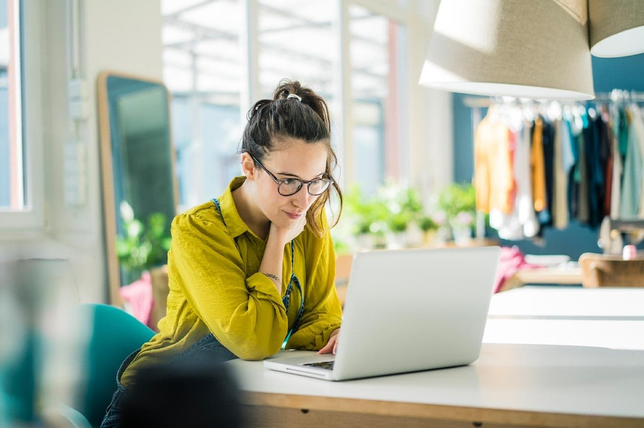 Managing usage rights for freelance content creators