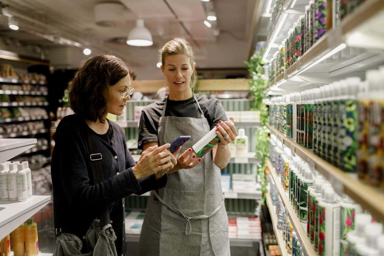 4 Examples of businesses using product knowledge to give great customer service